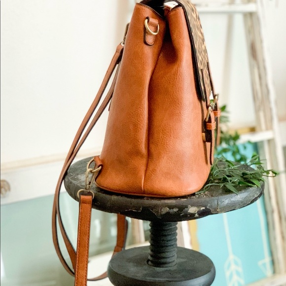 Leopard Backpack - Picture 3 of 7